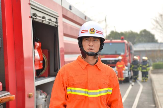 《火线出击》王韬上线 “合同工”要逆袭！