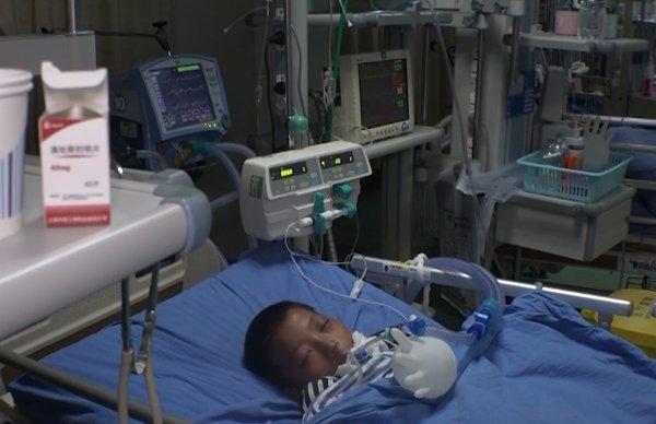 云南留守儿童命悬一线 吴镇宇为救命开放评论