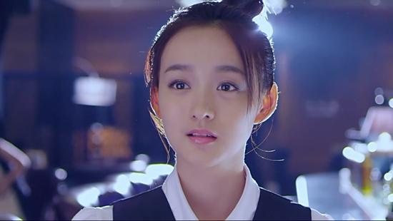 何泓姗《云巅之上》讨生计 秒变“迷妹战斗机”