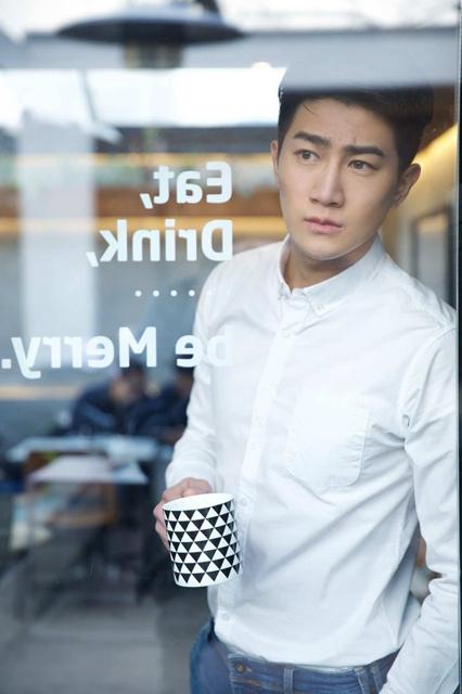 《最强男神》王尊杀青 戏里龟毛戏外帅气反差大 