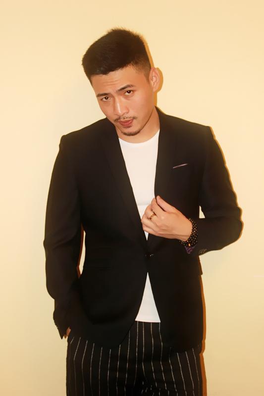 胡博《咱家》热播 与于晓光演绎铁瓷兄弟