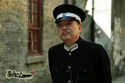 《破晓》热播 秦焰助力黄志忠探案组欢喜CP