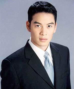 查克利·彦纳姆照片