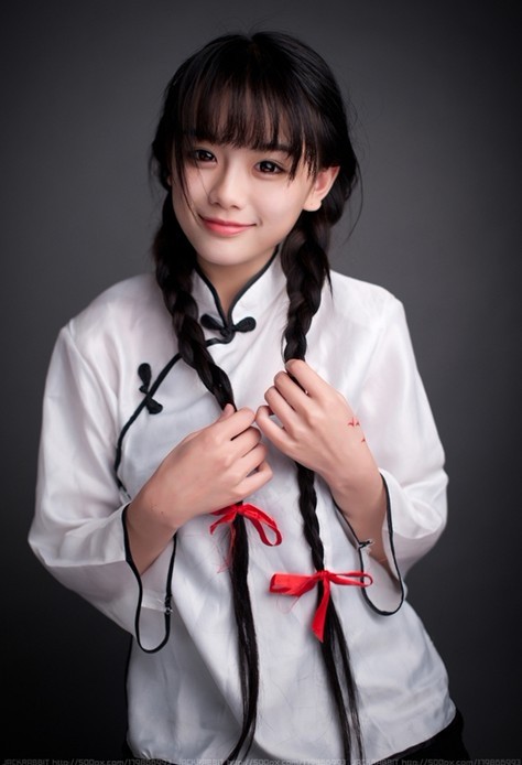 子萝扮演者