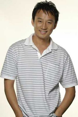 小崔扮演者