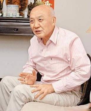 福伯扮演者