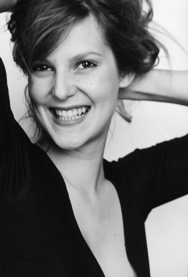 艾乐蒂·纳瓦Elodie Navarre