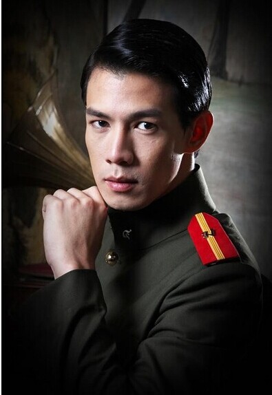 Thana/达伦扮演者