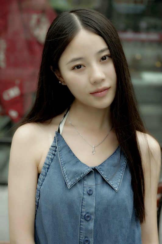 夏衔照片