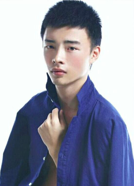 八平扮演者