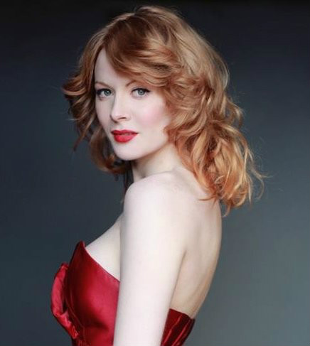 艾米丽·比查姆Emily Beecham