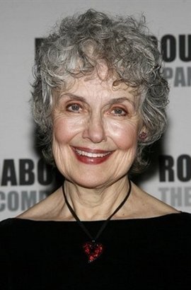 玛丽·贝丝·佩尔Mary Beth Peil