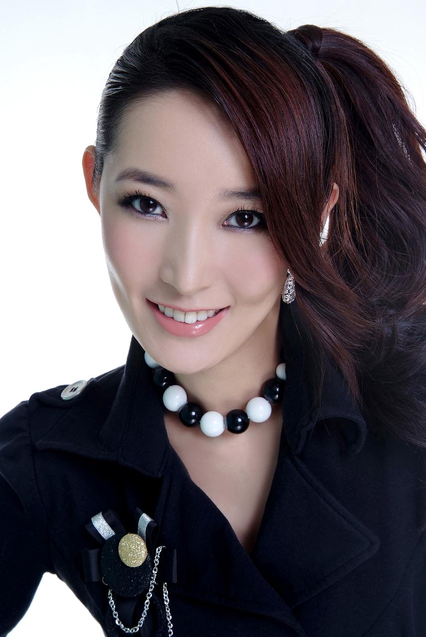 晓雪(变身后)扮演者
