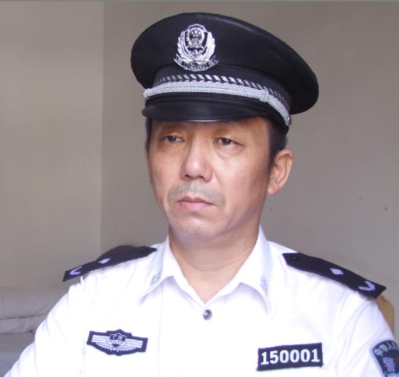医院院长扮演者