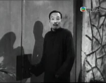 巢非非照片