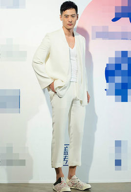 英格尔扮演者