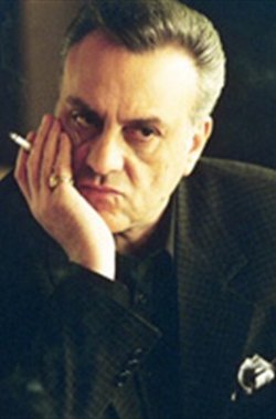 文森特·库拉托拉