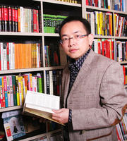 管大爷扮演者