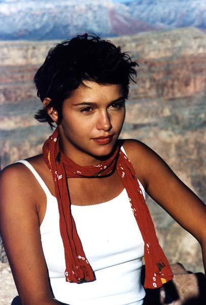 艾玛·德考尼斯Emma de Caunes照片