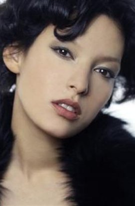 扬佐姆·布拉文Yangzom Brauen