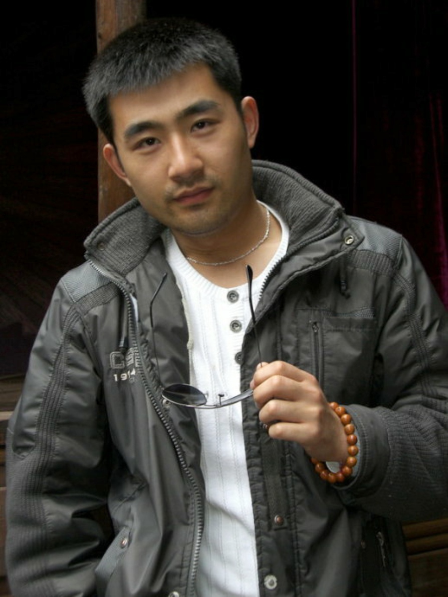 张龙扮演者
