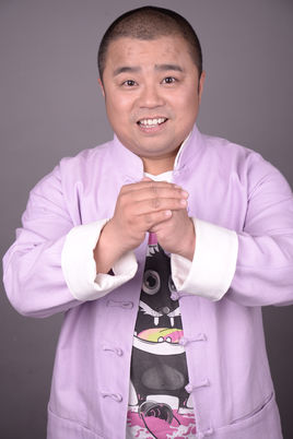 大头扮演者