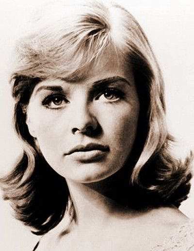 苏珊娜·约克照片