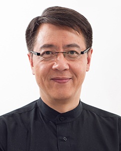 罗拔神父扮演者