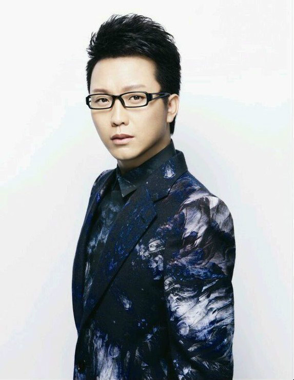 傅磕巴扮演者