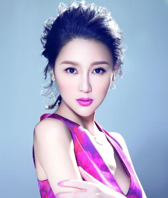 小纯扮演者