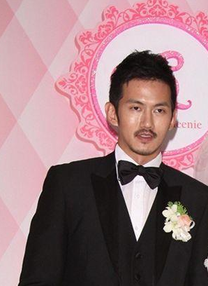 何立杰扮演者