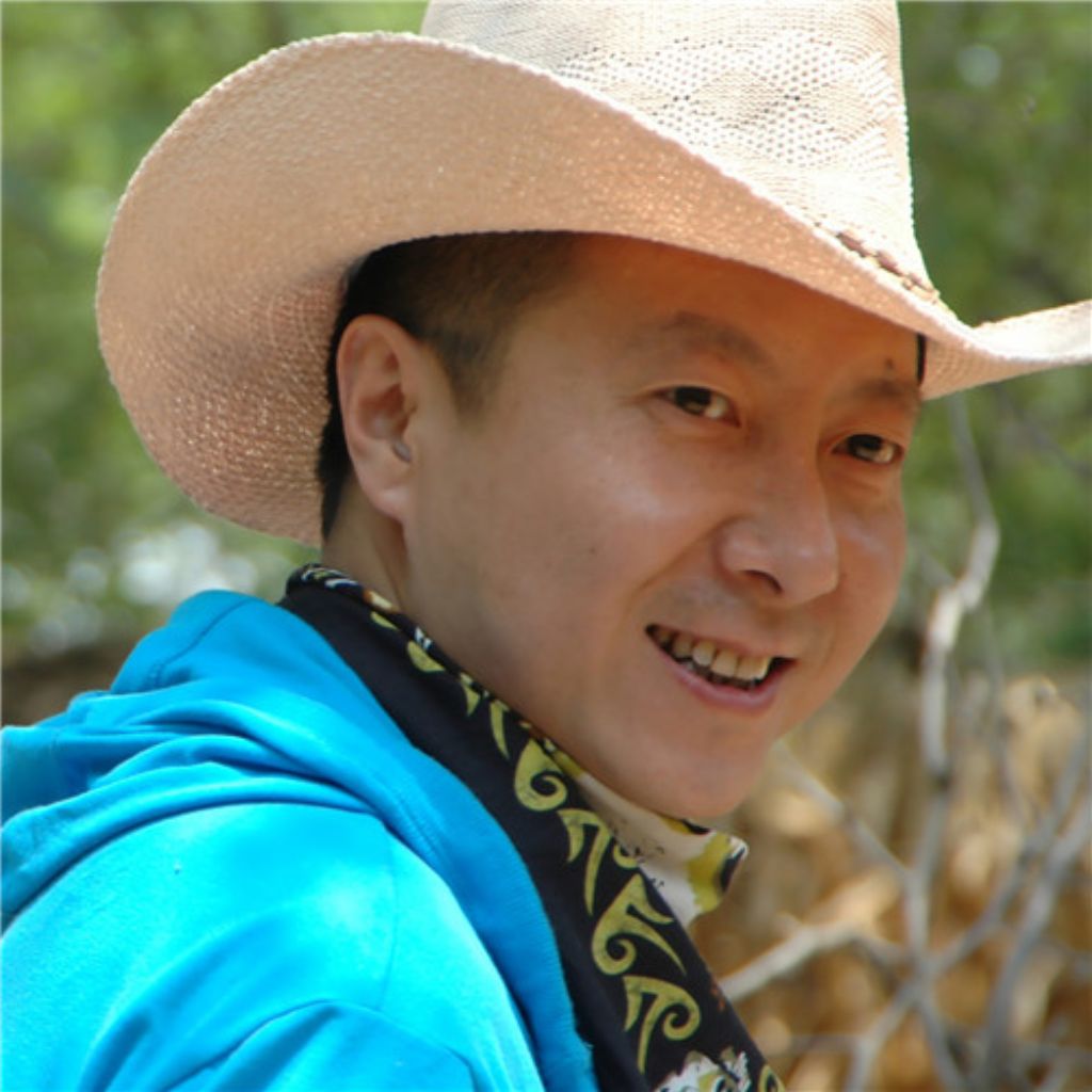 东方骏照片
