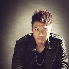 何一坤 扮演者 侯京健