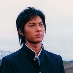 村上英治 扮演者 冢本高史[1]
