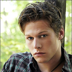 MattDonovan 扮演者 ZachRoerig
