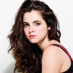 BayKennish 扮演者 瓦蕾莎·马兰洛VanessaMarano