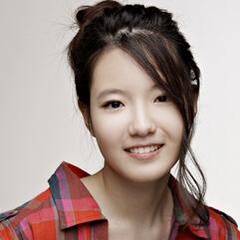 -- 扮演者 荷承里