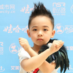 五色灵童 扮演者 杨浩天