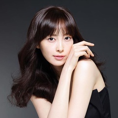 李中雅 扮演者 李娜英