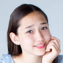 小泉绫乃 扮演者 白本彩奈