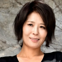 三胞胎姐妹 扮演者 黄石正
