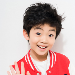 李见龙 扮演者 郑俊元