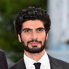 Omar 扮演者 埃金·加齐