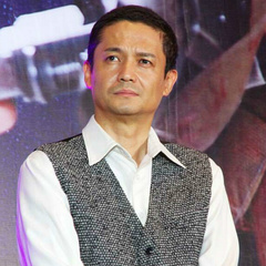 黑岩久治 扮演者 山崎敬一