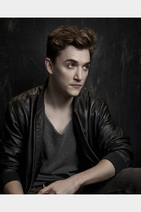 凯尔·加尔纳个人介绍