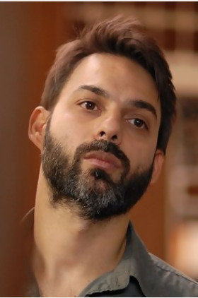 佩曼·莫阿迪个人介绍