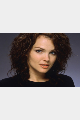 迪娜·梅耶个人介绍