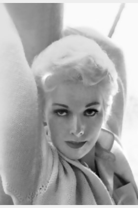 金·诺瓦克个人介绍