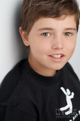 阿莱克斯·费瑞斯个人介绍