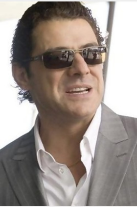 文斯·科洛斯莫个人介绍